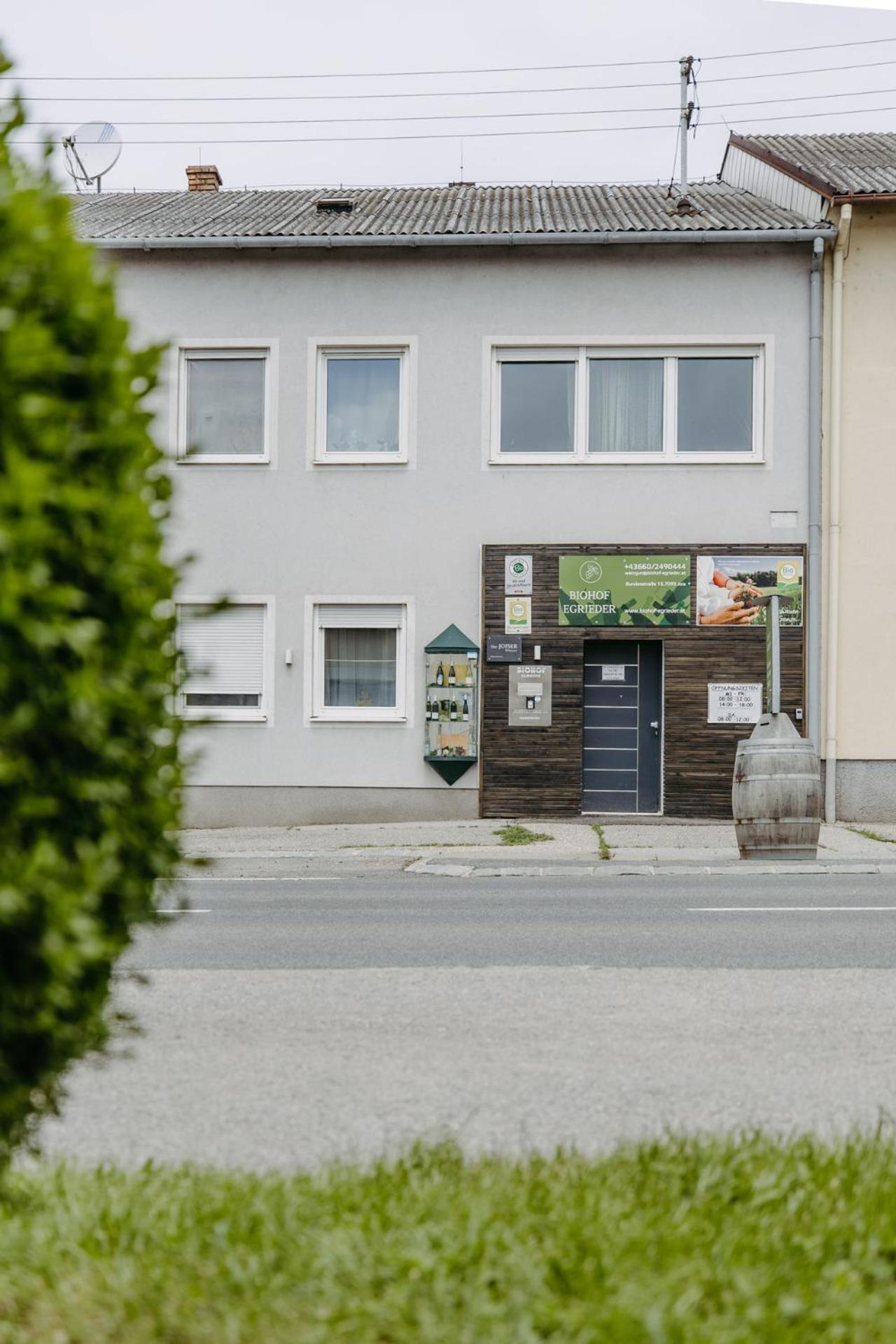 Biohof Egrieder Apartment Jois Exterior photo